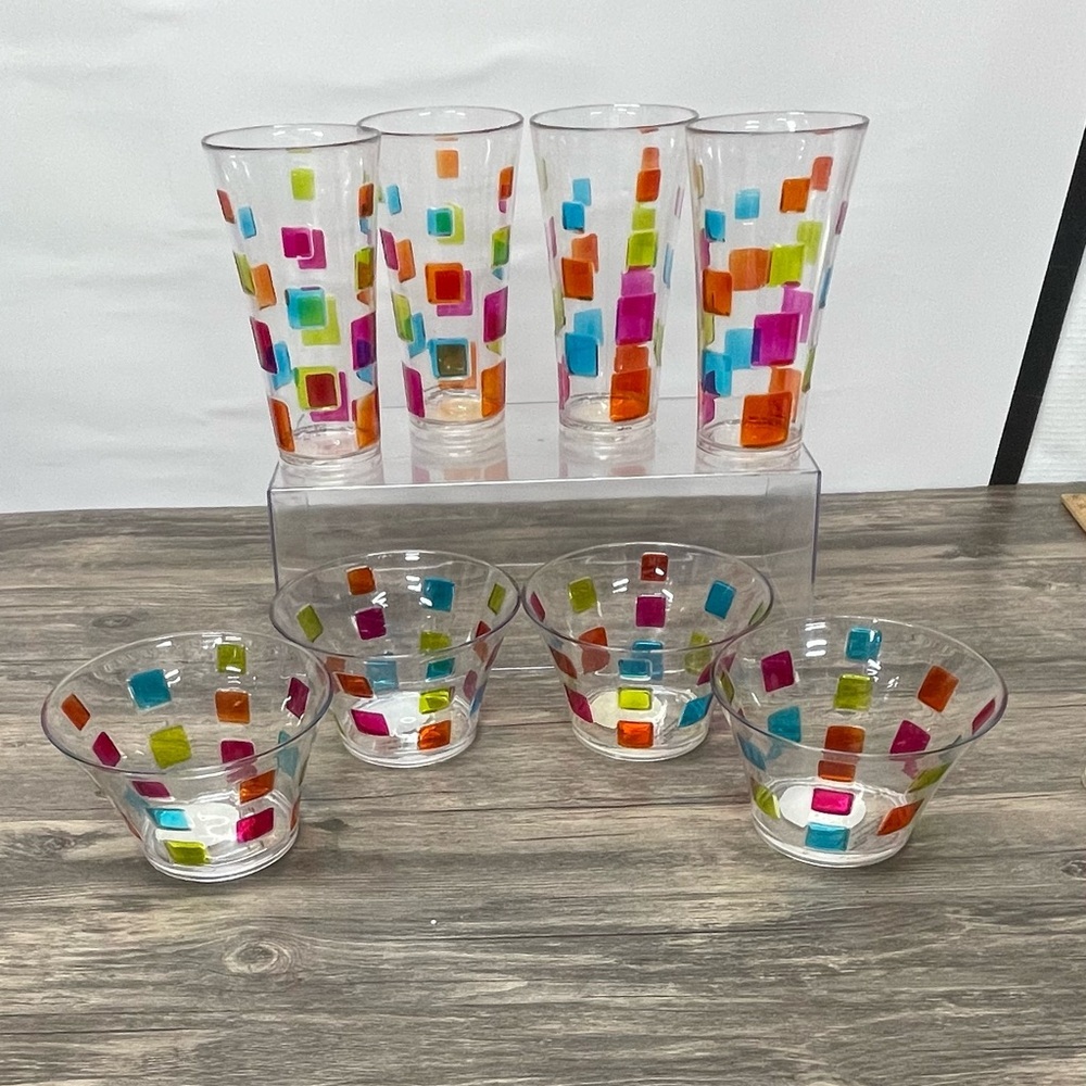 Tradewind Bay Plastic Confetti Tumblers/Bowls Set Retro Colorful Squares Outdoor
